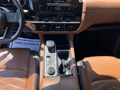 2024 Nissan Pathfinder Platinum