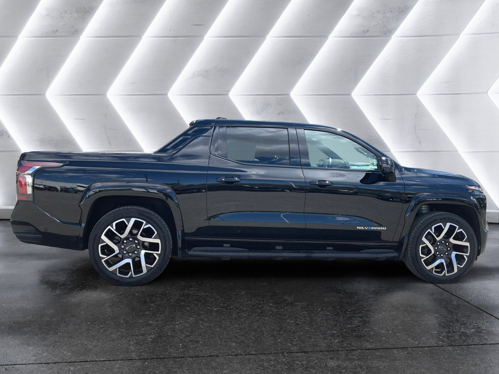 2025 Chevrolet Silverado EV RST - Max Range