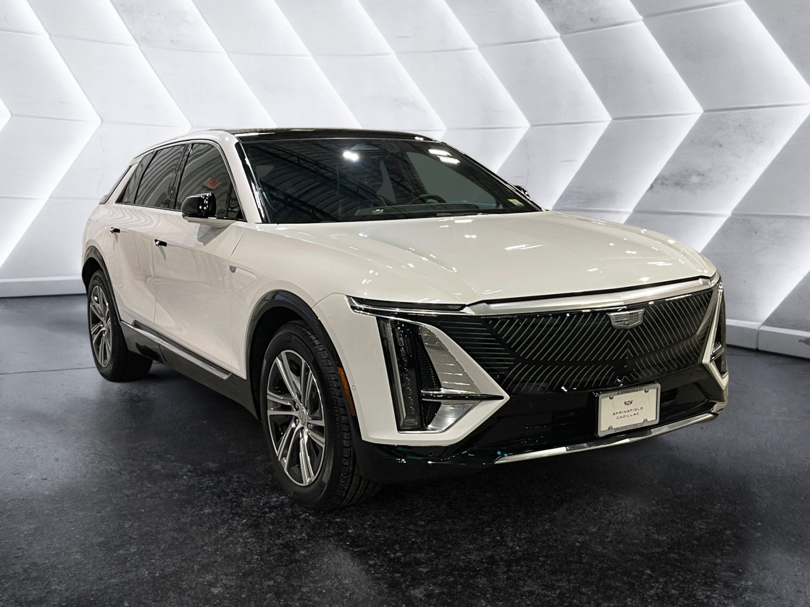 2025 Cadillac LYRIQ Luxury 1