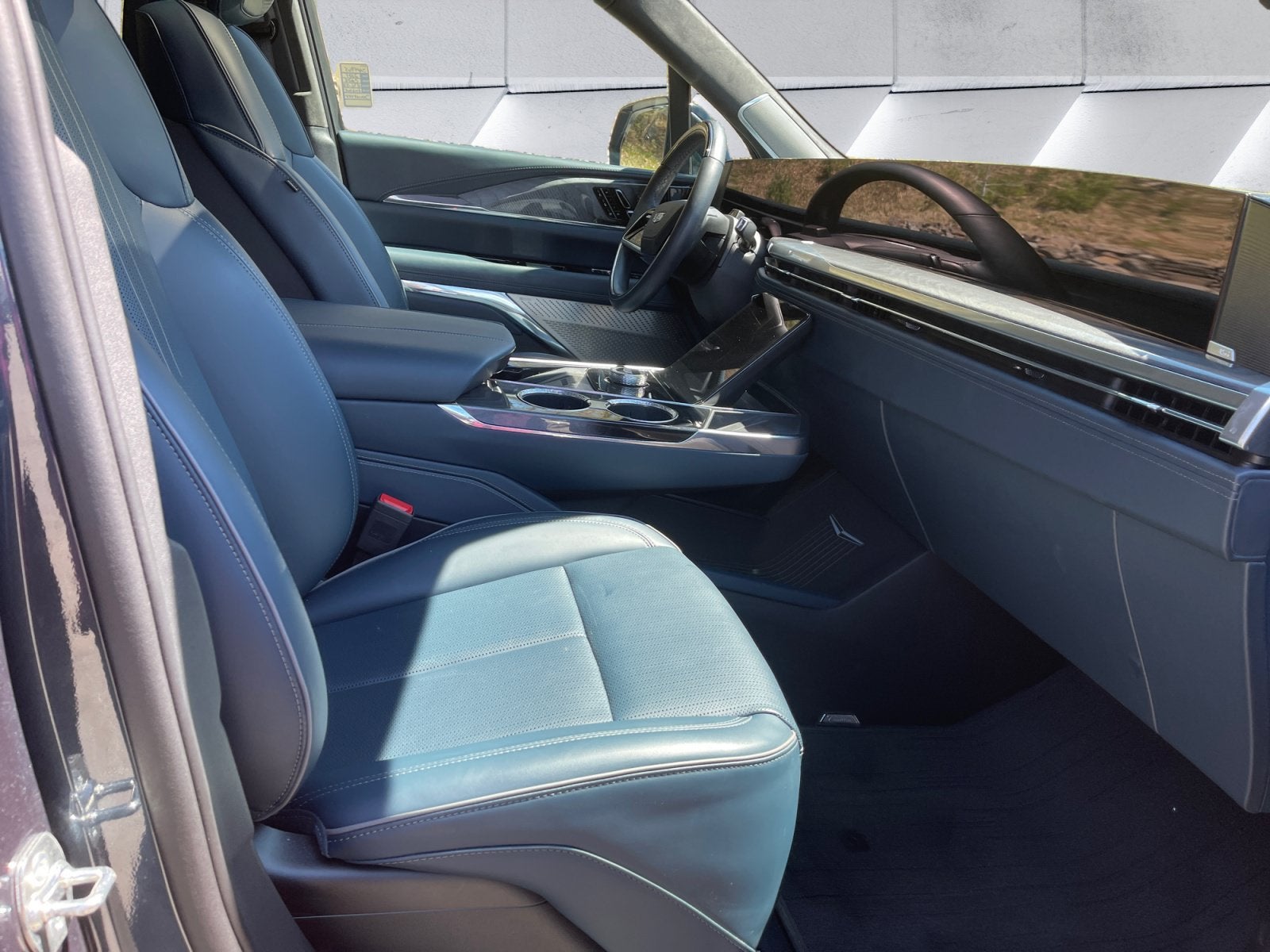 2025 Cadillac ESCALADE IQ Luxury 2