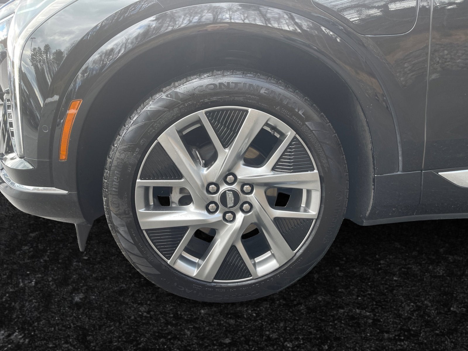 2025 Cadillac OPTIQ Luxury 1