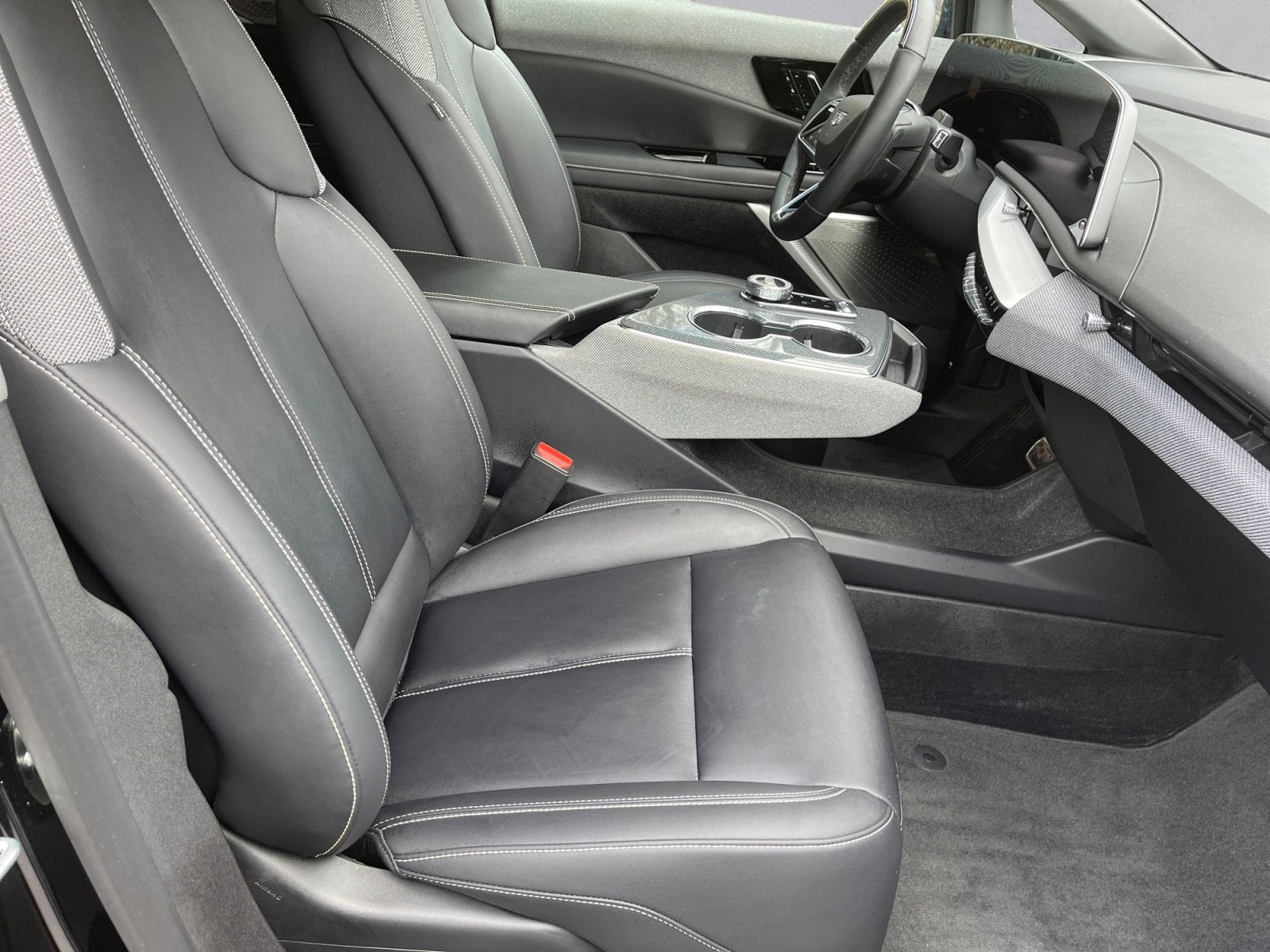 2025 Cadillac OPTIQ Luxury 1