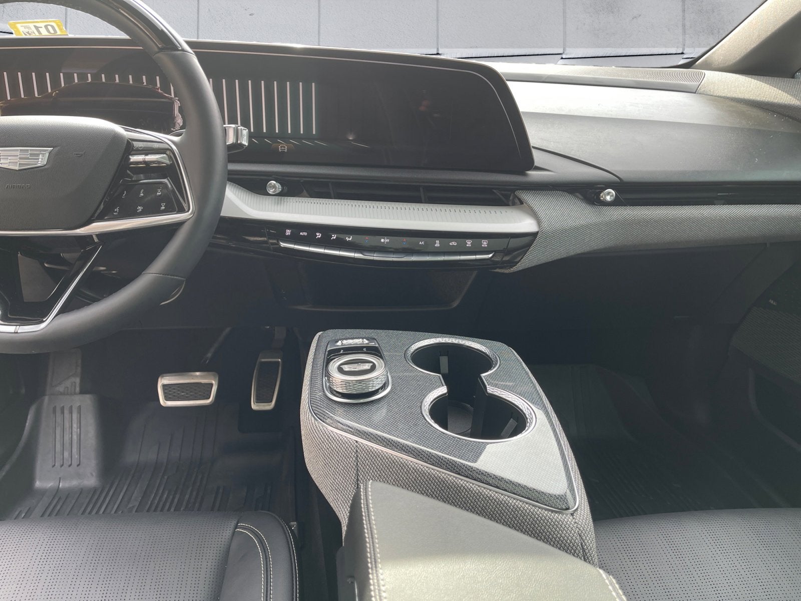 2025 Cadillac OPTIQ Luxury 2