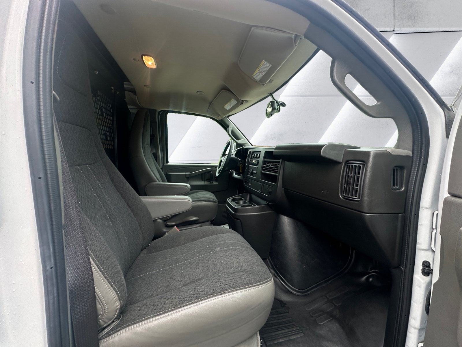 2024 Chevrolet Express Cargo 2500 WT