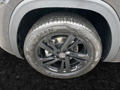 2026 Volkswagen Atlas Cross Sport SEL R-Line Black