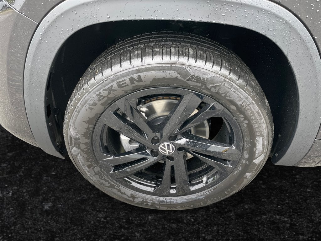 2026 Volkswagen Atlas Cross Sport SEL R-Line Black
