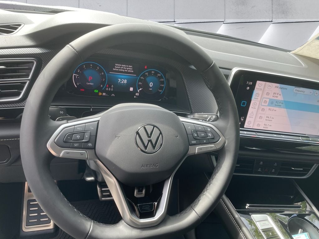 2026 Volkswagen Atlas Cross Sport 2.0T SEL R-Line Black