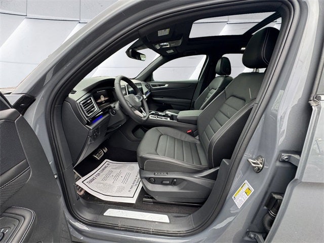 2024 Volkswagen Atlas Cross Sport 2.0T SEL R-Line