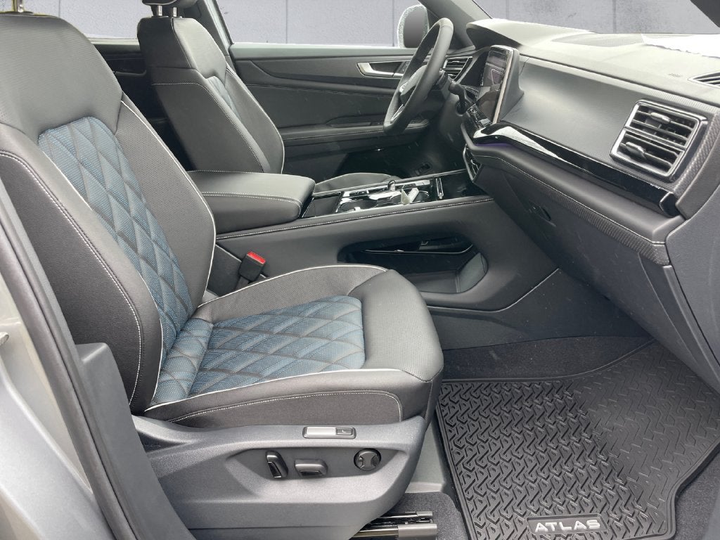 2026 Volkswagen Atlas Cross Sport SEL Premium R-Line