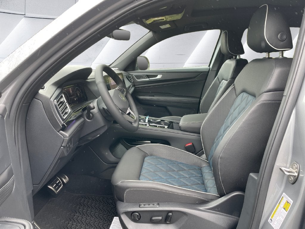 2026 Volkswagen Atlas Cross Sport SEL Premium R-Line