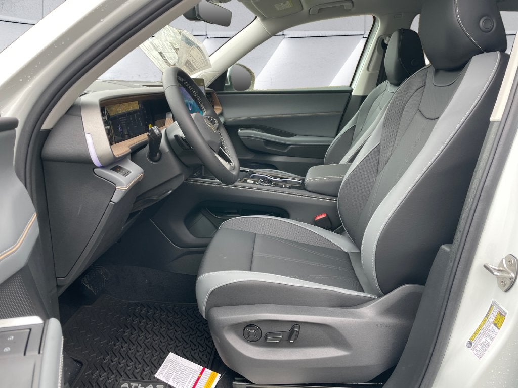 2027 Volkswagen Atlas SE w/Technology