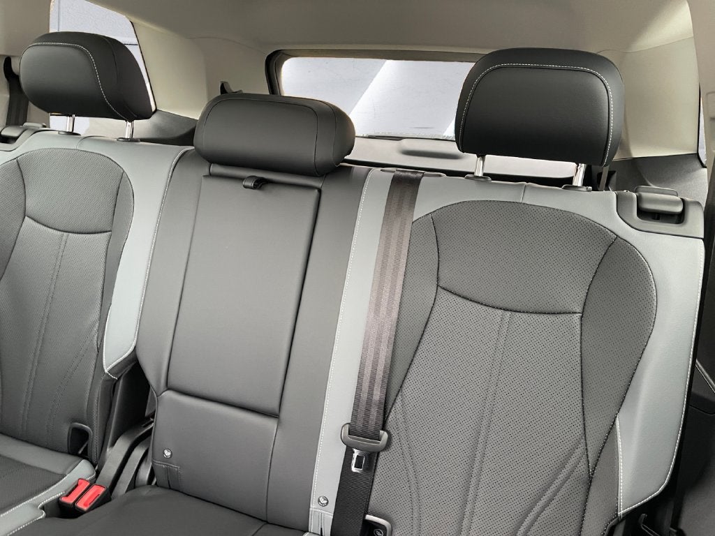 2027 Volkswagen Atlas SE w/Technology