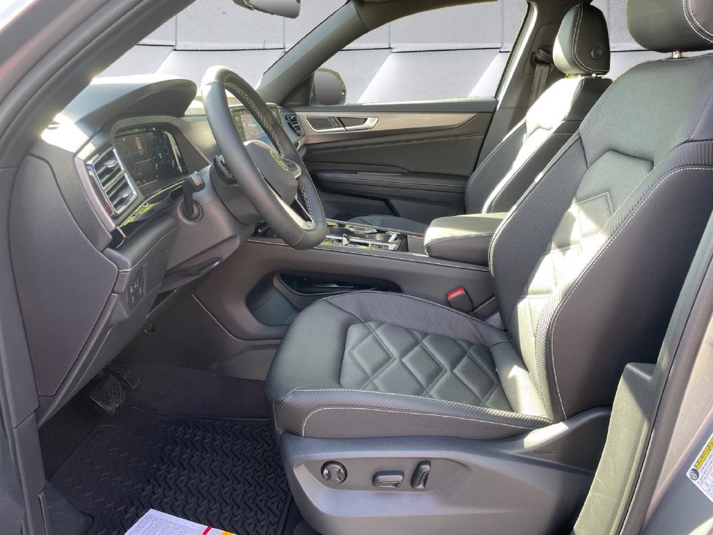 2026 Volkswagen Atlas Cross Sport SE w/Technology