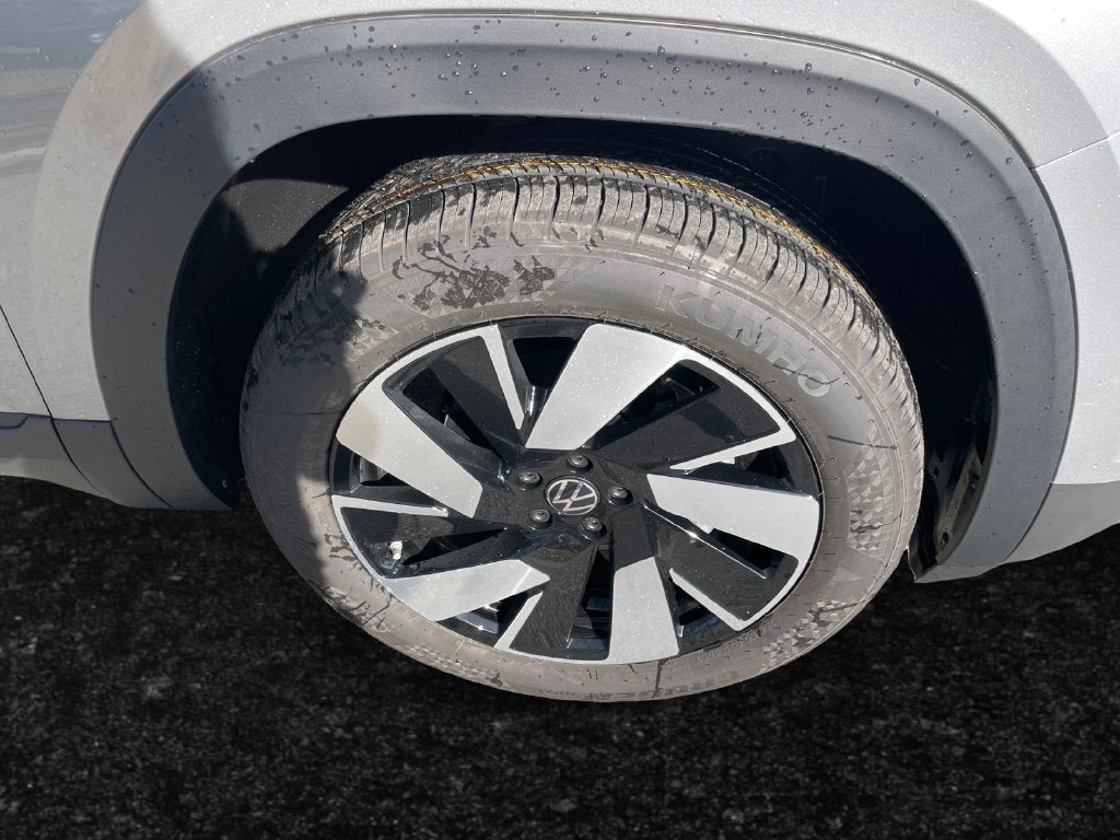 2026 Volkswagen Atlas Cross Sport SE w/Technology
