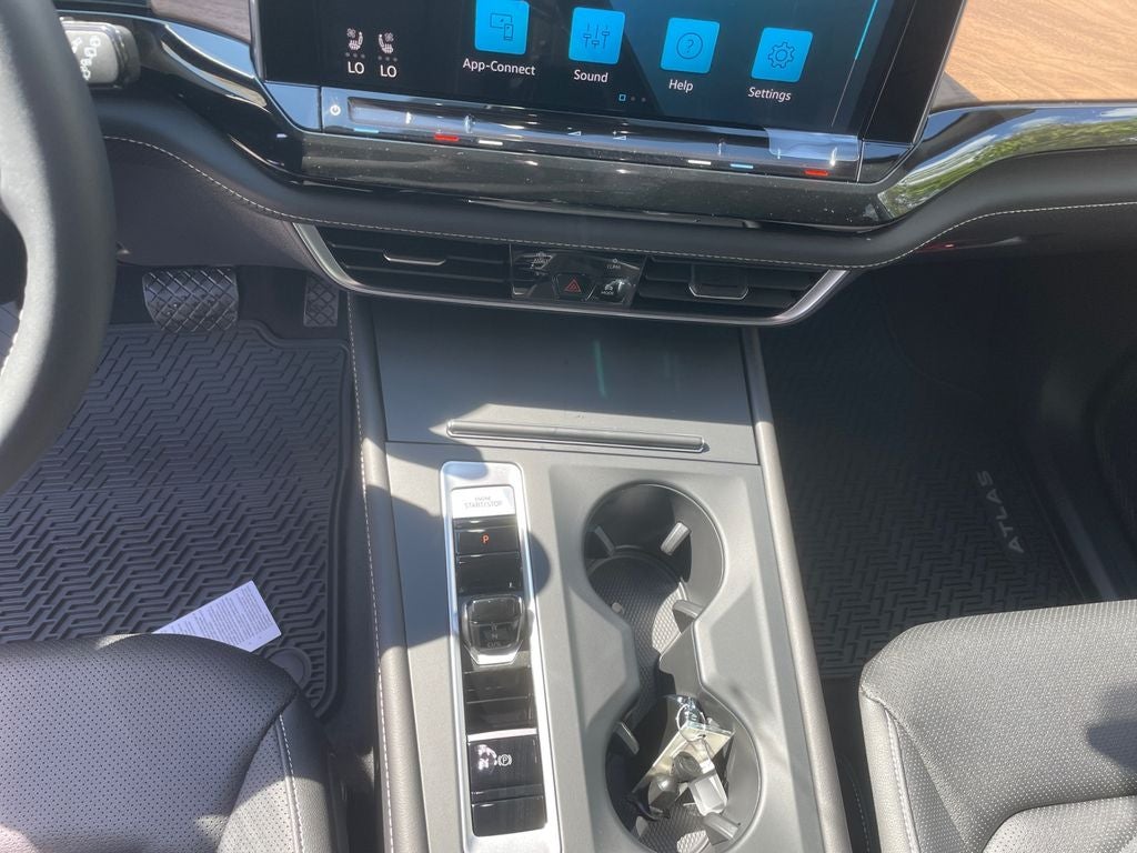 2026 Volkswagen Atlas 2.0T SE