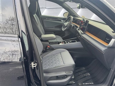2026 Volkswagen Tiguan 2.0T SEL R-Line Turbo