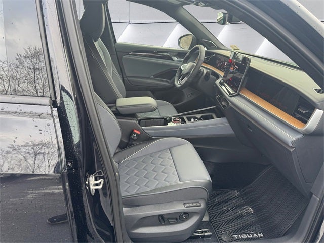 2026 Volkswagen Tiguan 2.0T SEL R-Line Turbo