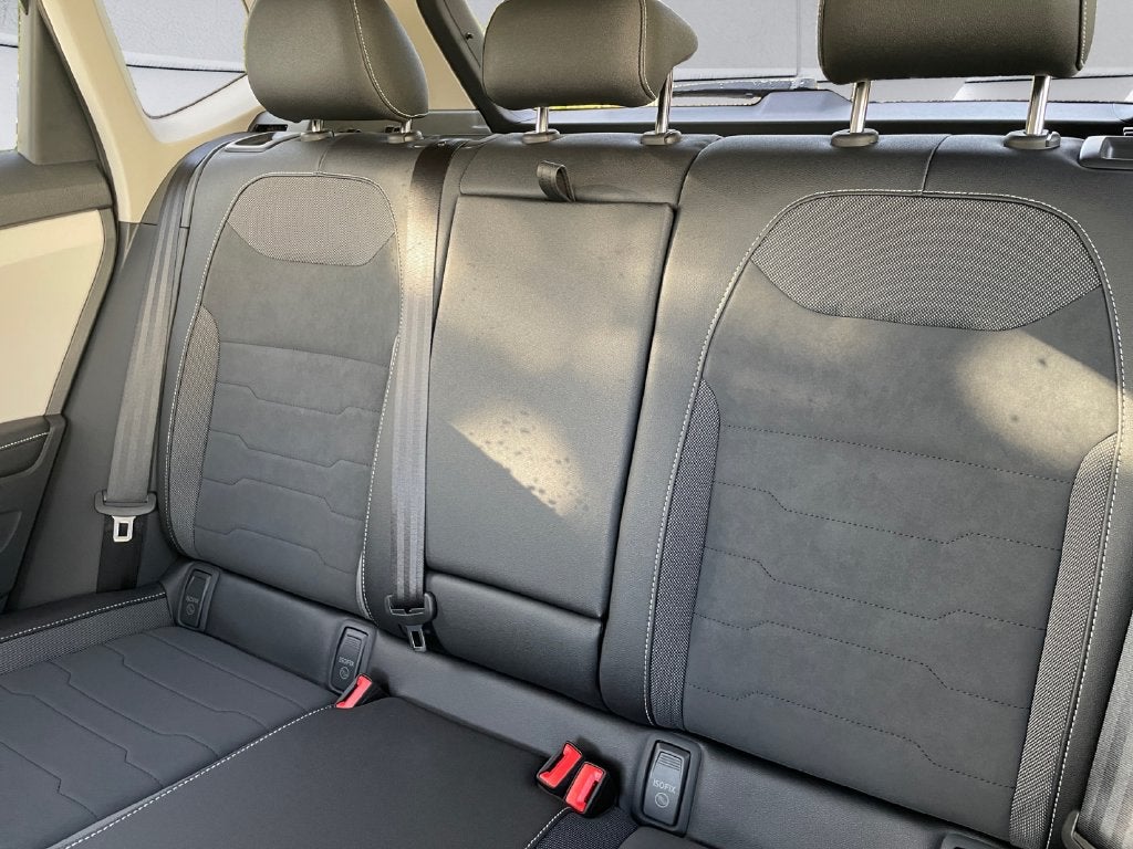 2027 Volkswagen Taos 1.5T SE