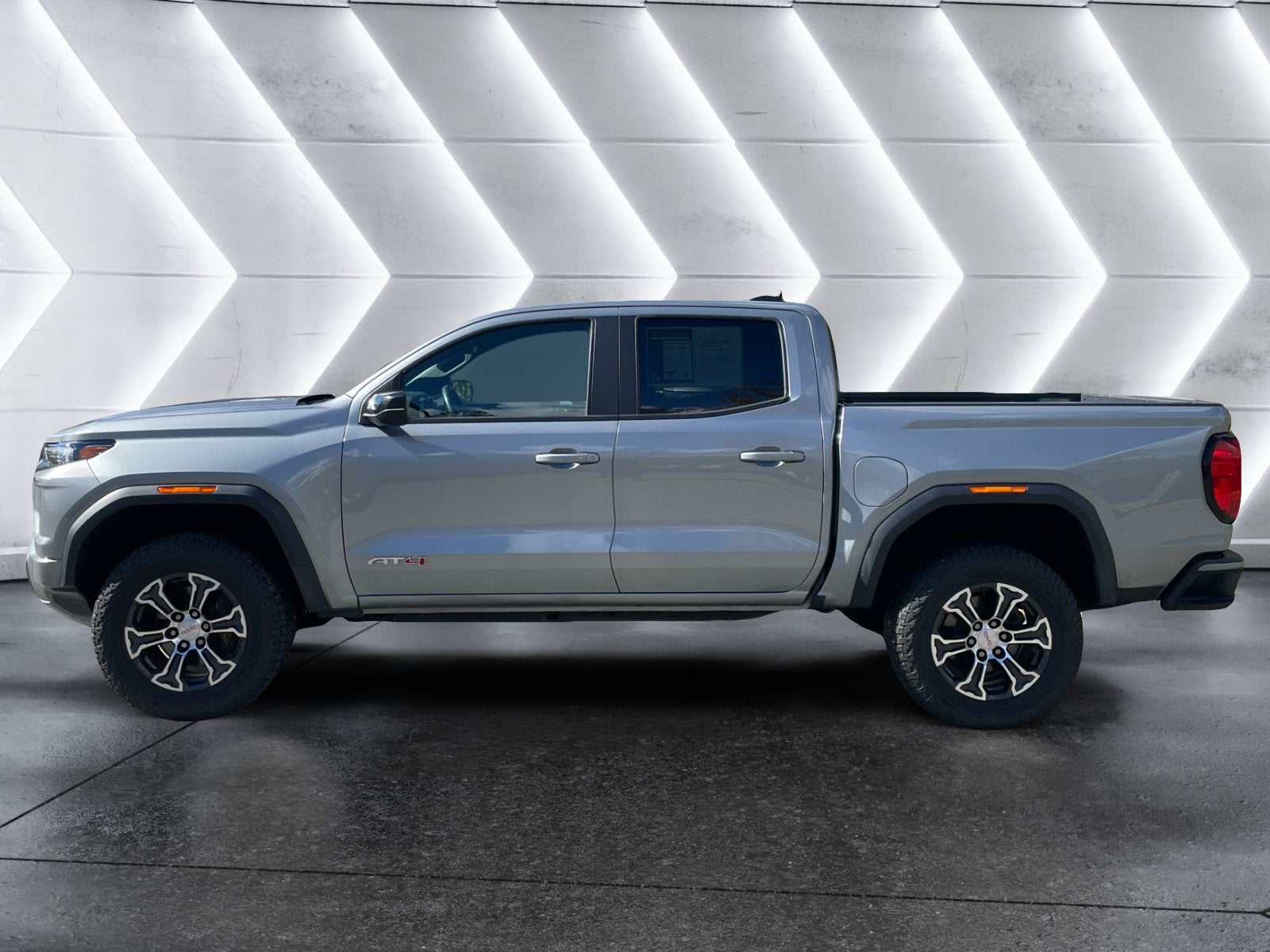2023 GMC Canyon 4WD AT4