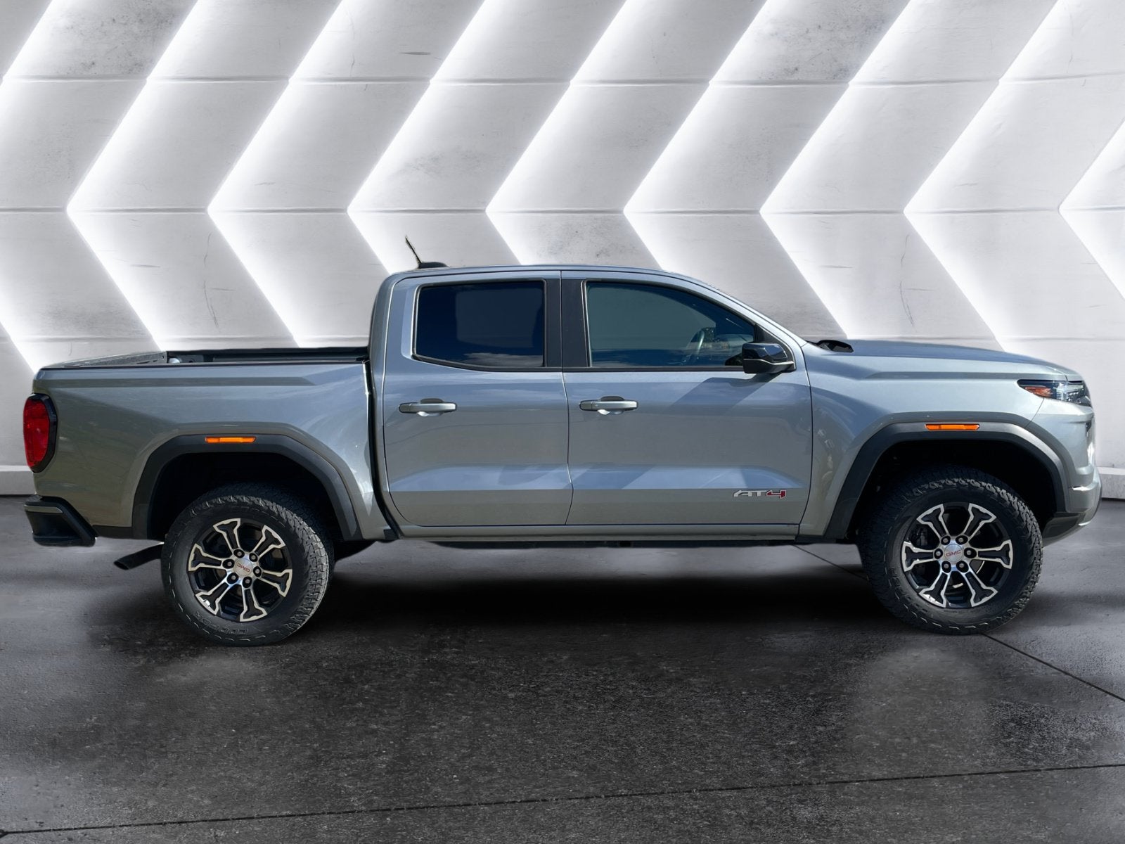 2023 GMC Canyon 4WD AT4