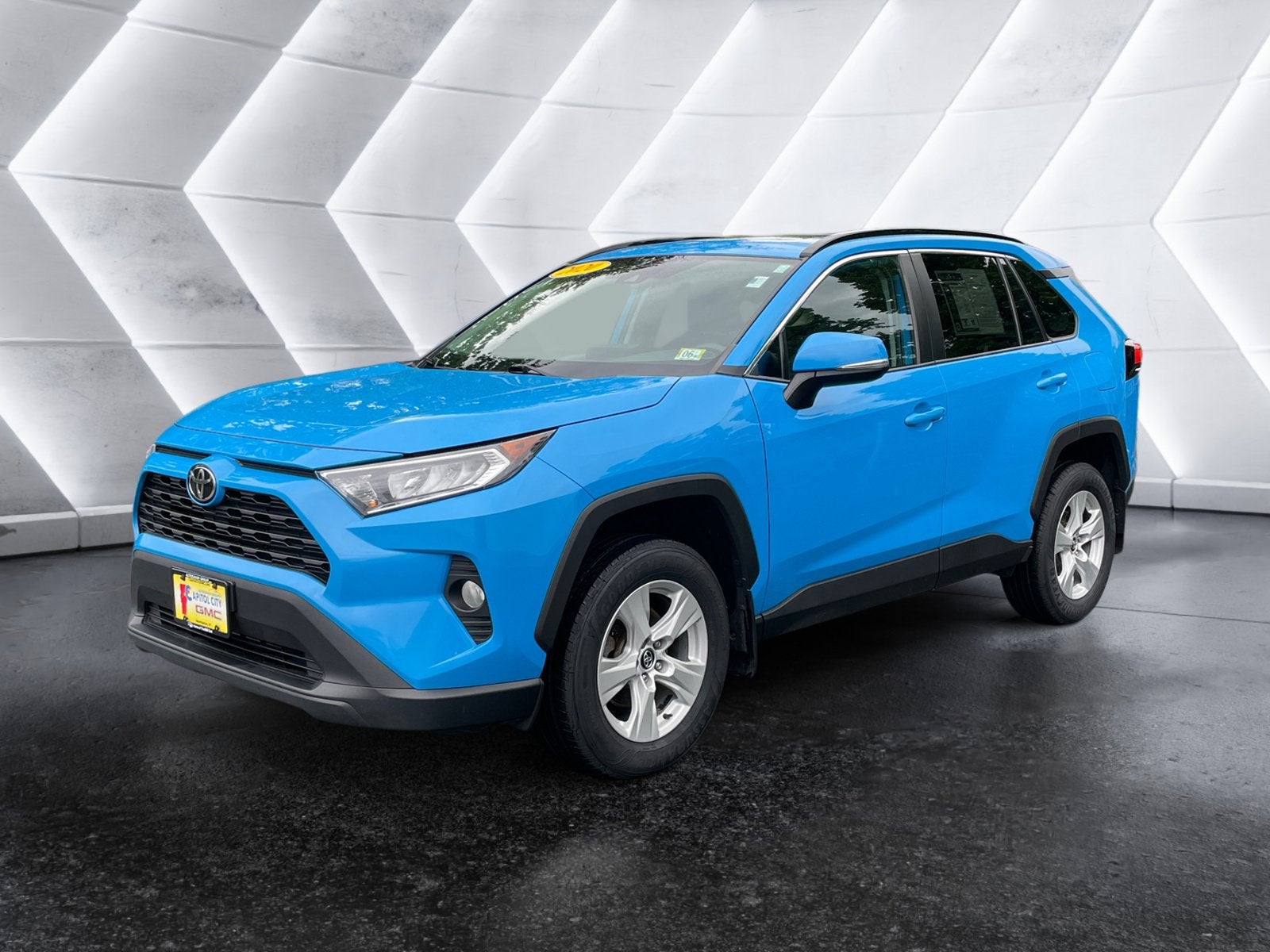 2020 Toyota RAV4 XLE