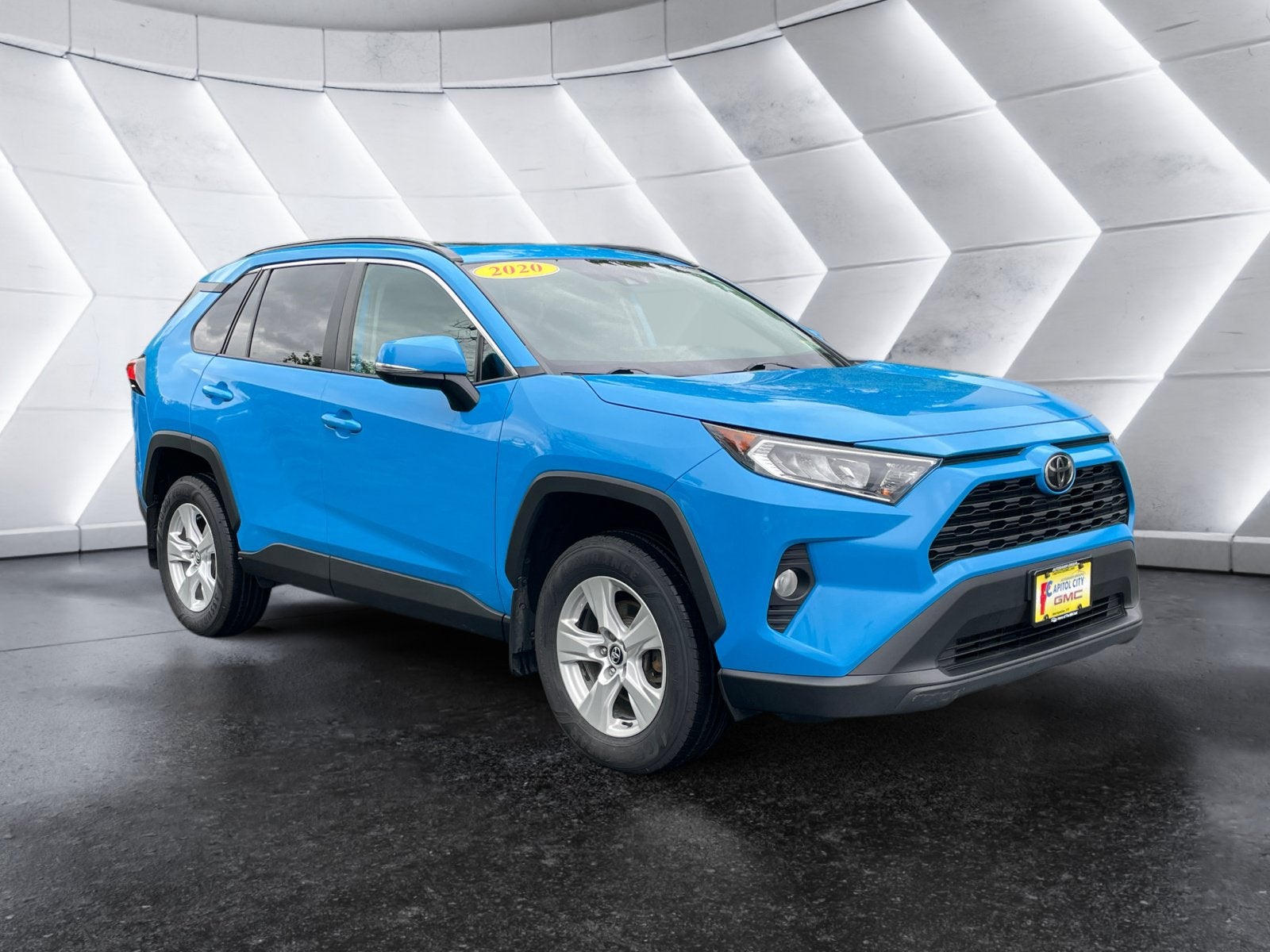 2020 Toyota RAV4 XLE