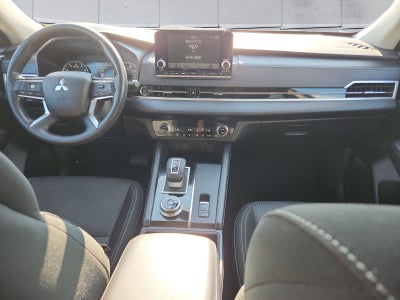 2024 Mitsubishi Outlander ES