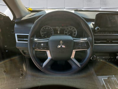 2024 Mitsubishi Outlander ES
