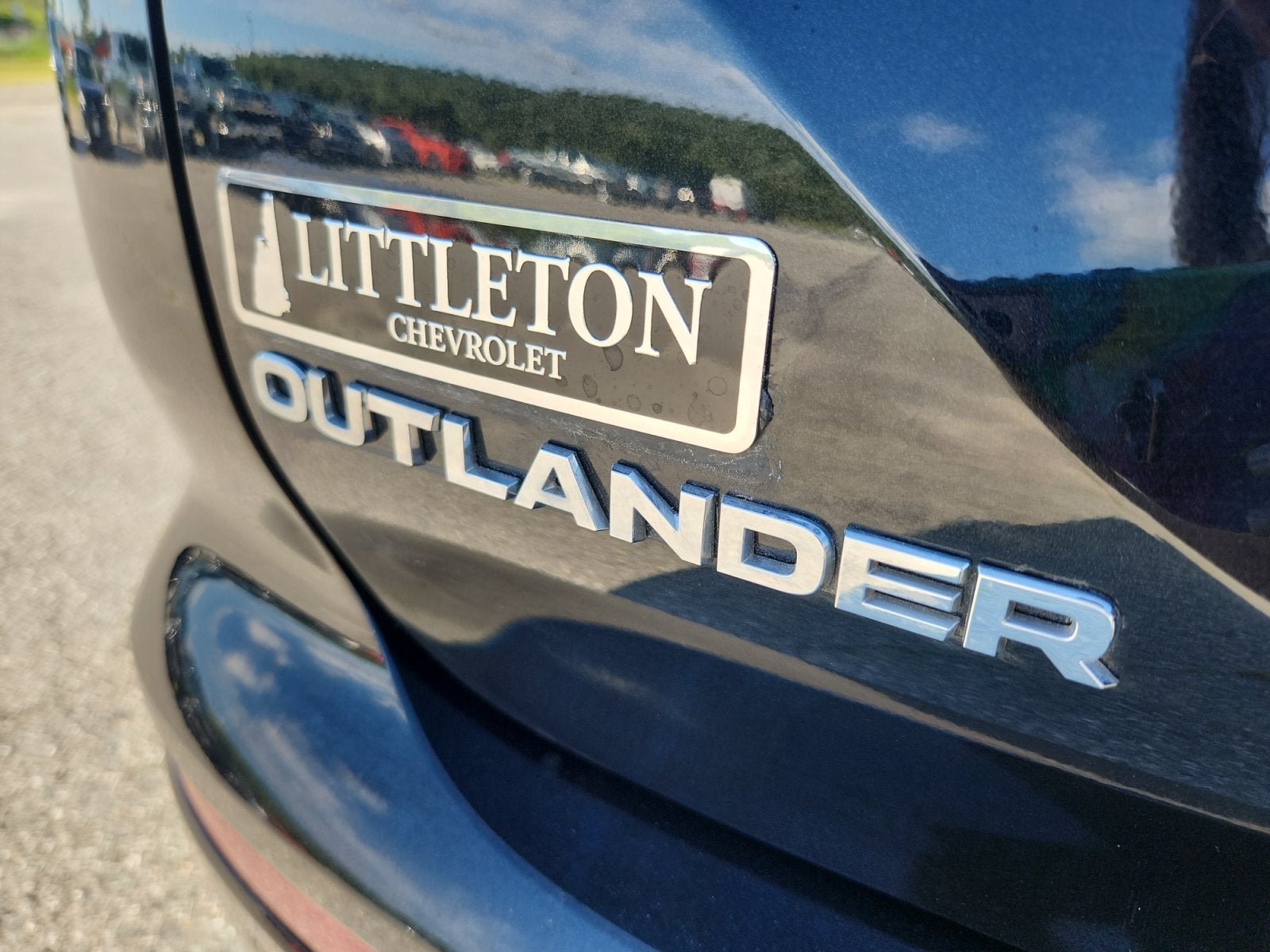 2024 Mitsubishi Outlander ES
