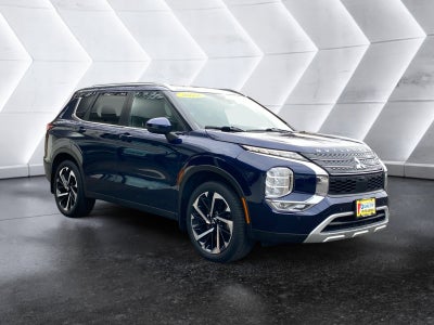 2022 Mitsubishi Outlander Base