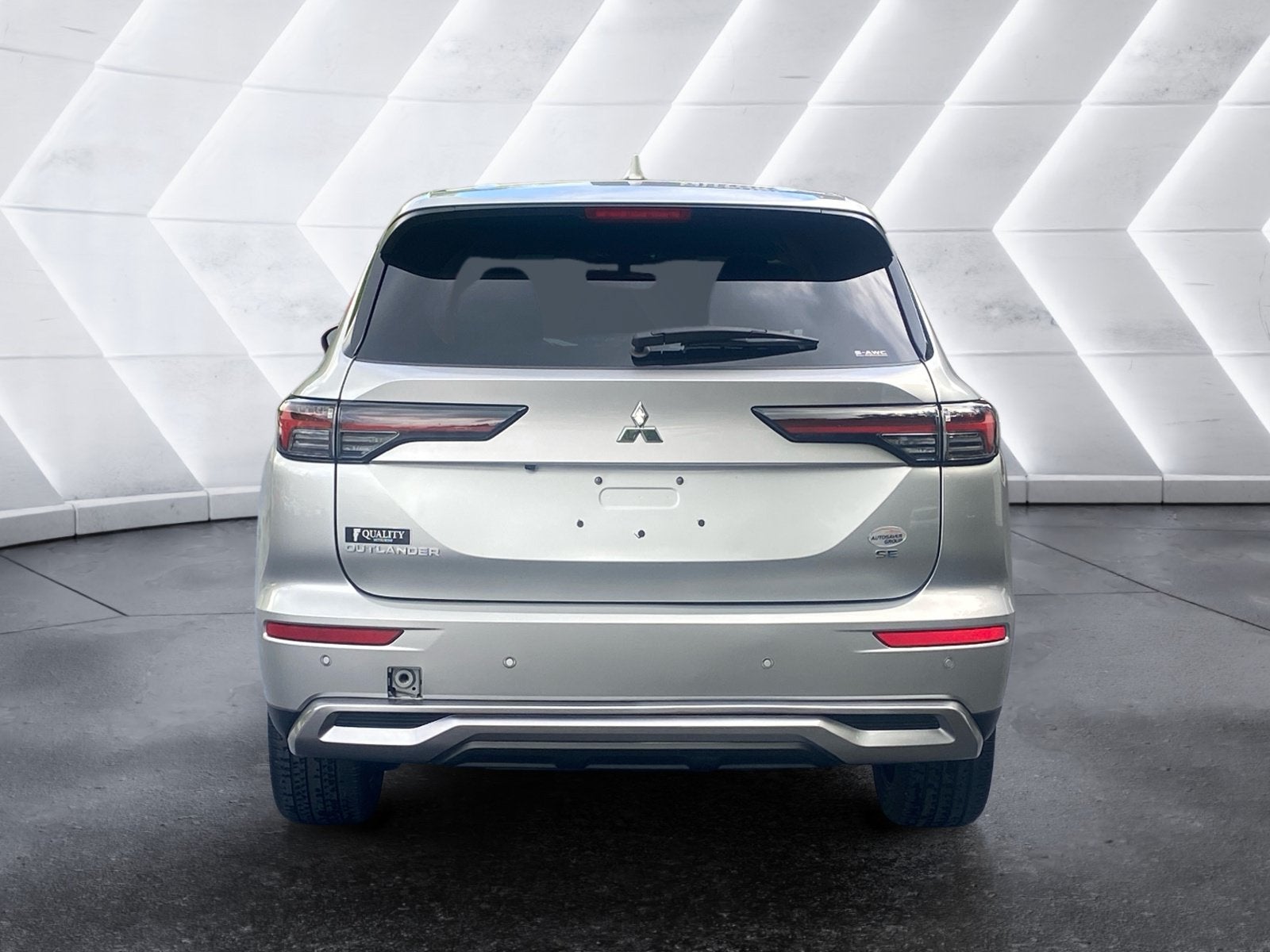 2025 Mitsubishi Outlander Base