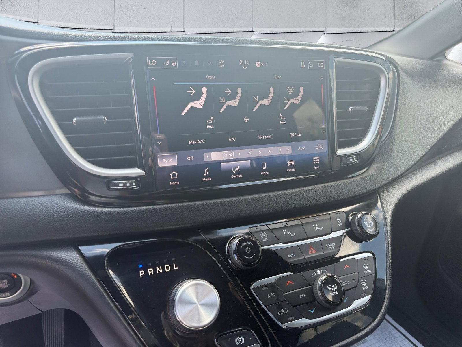 2025 Chrysler Pacifica Select