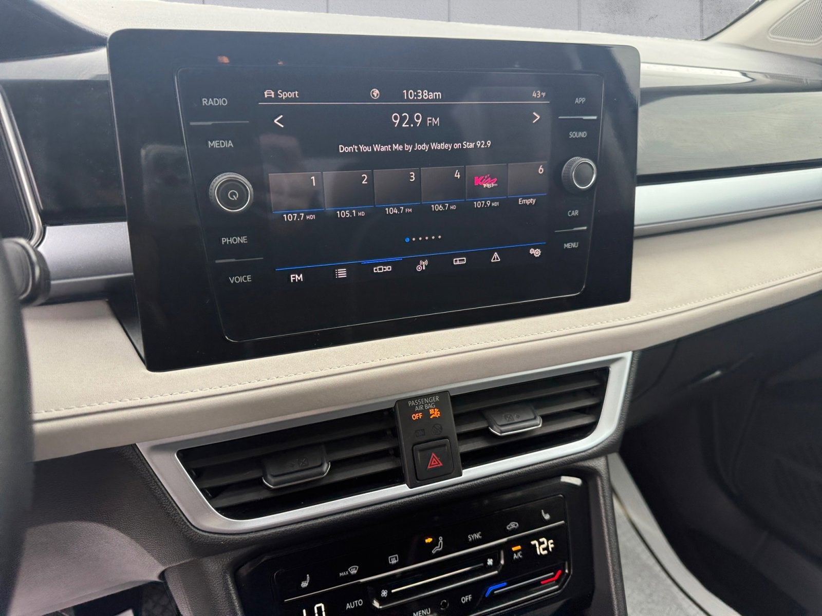 2025 Volkswagen Taos 1.5T SE