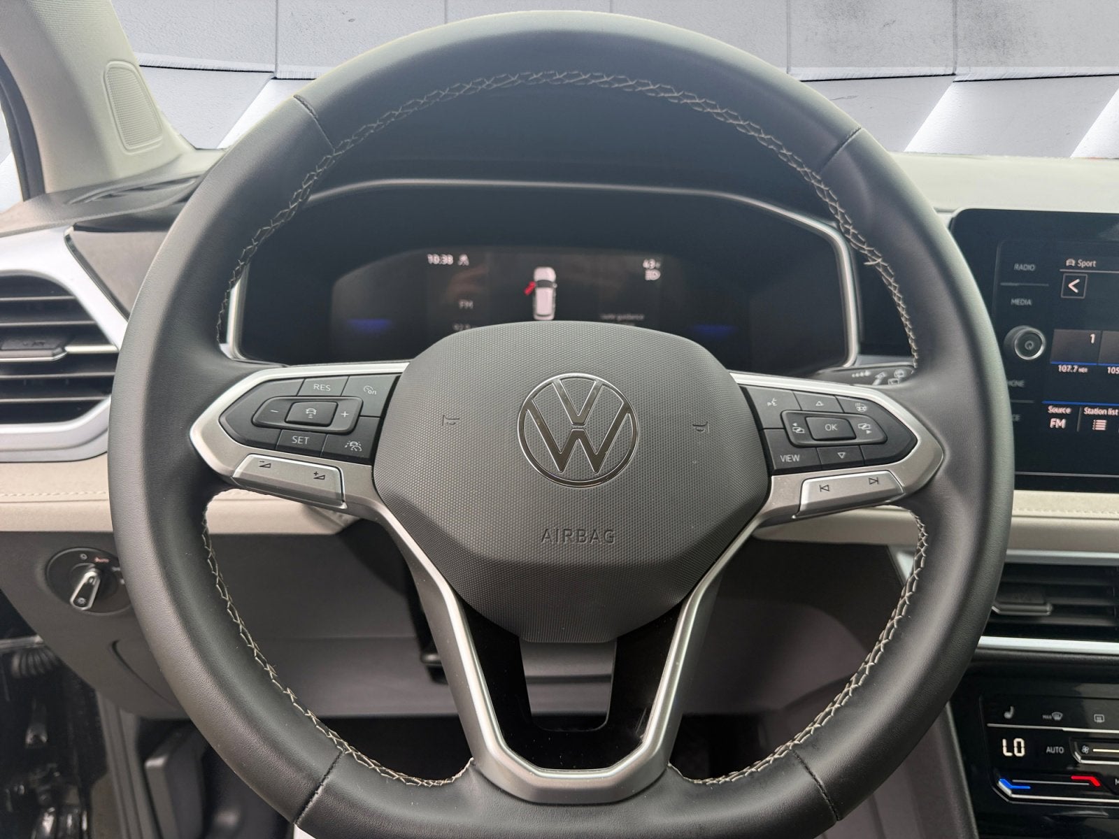 2025 Volkswagen Taos 1.5T SE