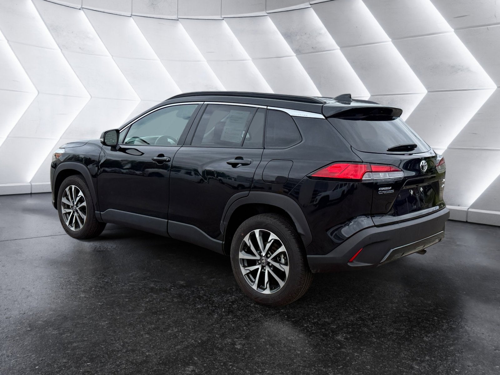 2025 Toyota Corolla Cross XLE