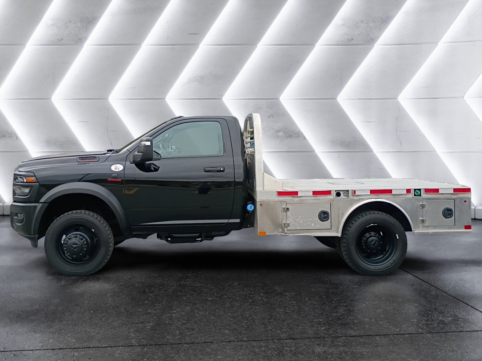 2026 RAM 5500HD Tradesman PJ TRUCK BED SKIRTED BODY